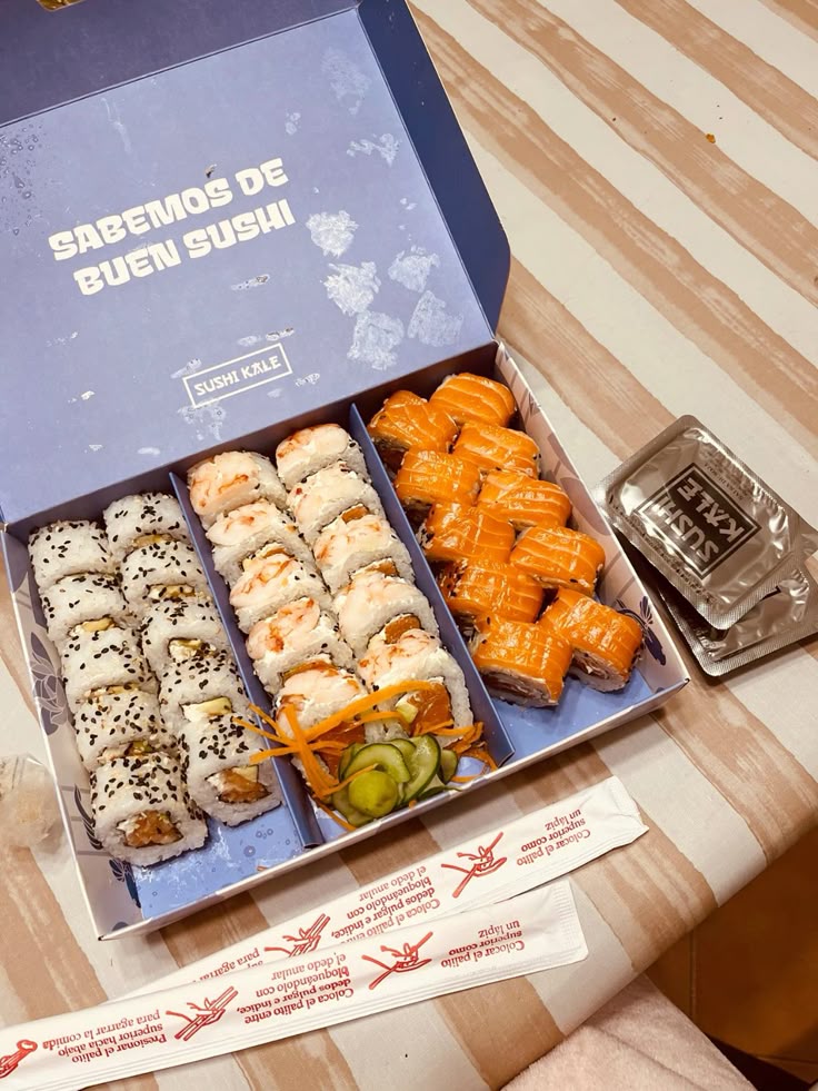 Custom sushi boxes